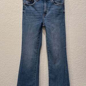 DAZE Just Right Flare Jeans Like New Size 24